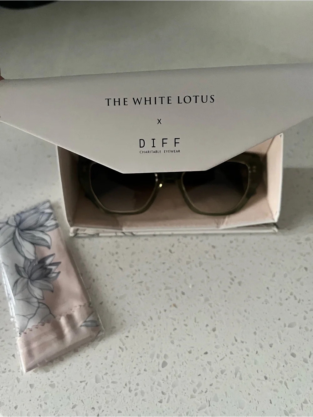 Diff Eyewear Olive Green Retro Cat-Eye Sunglasses